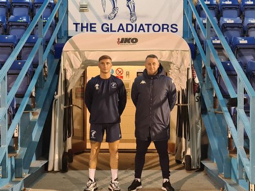 Gladiators at the double as Daly and Roberts sign on the dotted line