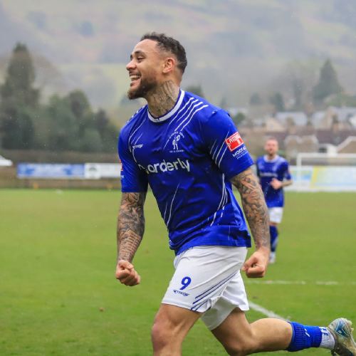 Gibson returns to Gladiators fold