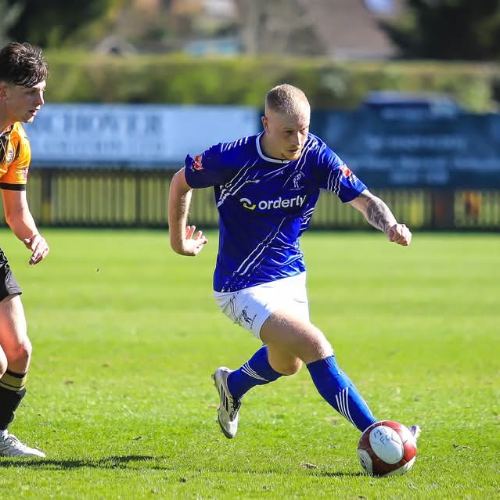 Thompson agrees new Gladiators deal