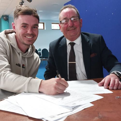 Skipper Johnston signs new Matlock deal