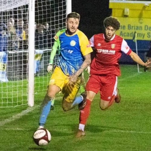 Carruthers swoops to bring in forward Wells